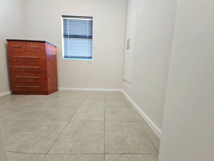 2 Bedroom Property for Sale in Stratford Green Western Cape